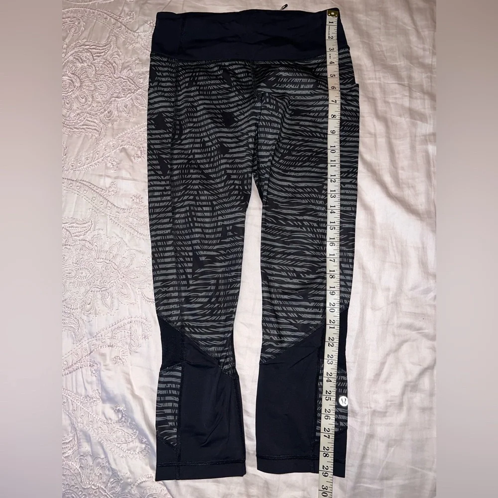 Lululemon Pace Rival Crop Full-On Luxtreme Stripe Play Size 4